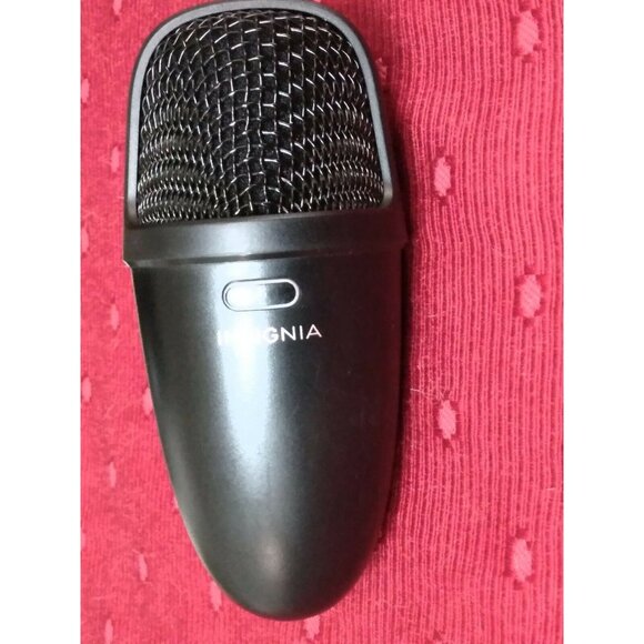 Insignia Microphone for Voiceovers Vlogs Podcast Livestreams etc - Picture 1 of 9